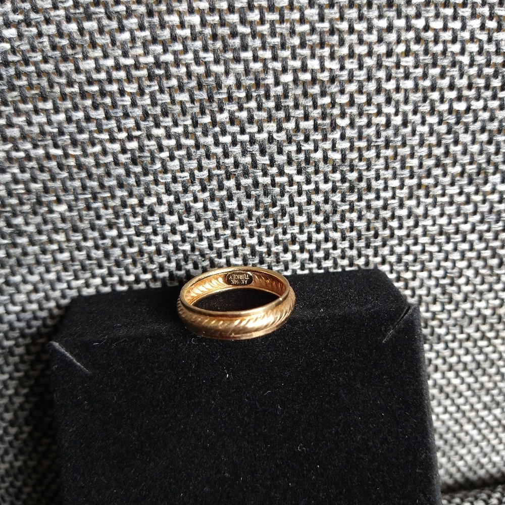 Antique 14 carat gold ring